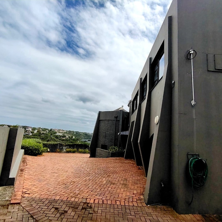 5 Bedroom Property for Sale in Beacon Bay Eastern Cape